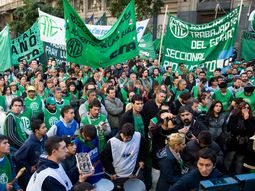 gremios rechazan la propuesta del gobierno y presionan por paritarias cada seis meses gremios rechazan la propuesta del gobierno y presionan por paritarias cada seis meses