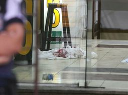 La policía mendocina busca al asesino, que tiene un tatuaje de lágrima en la cara