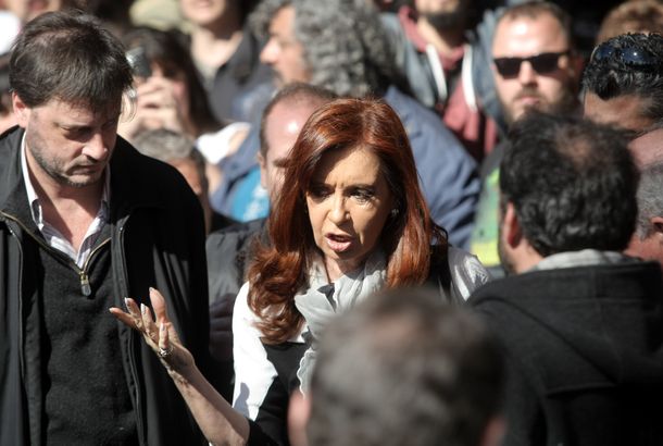 Nuevo posteo de Cristina Kirchner por la causa cuadernos: Otra extorsión más y van...