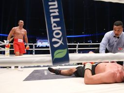 el impactante nocaut con el que vladimir klitschko retuvo su titulo el impactante nocaut con el que vladimir klitschko retuvo su titulo