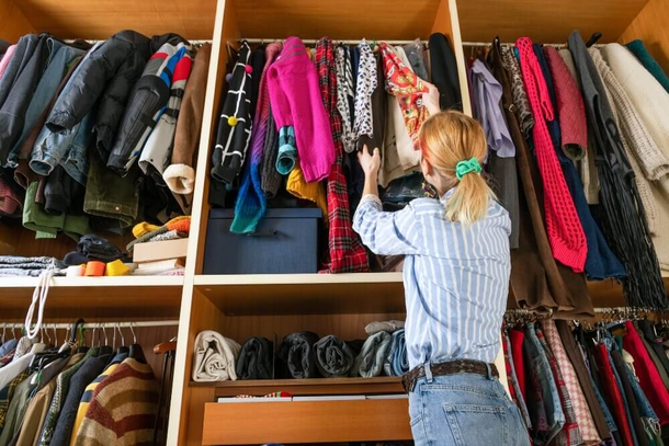 Ordenar tu ropa mejora el Feng Shui.