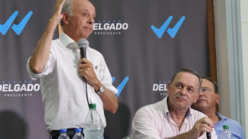 Javier García apuntó contra la Fiscalía y Álvaro Delgado contra el Frente Amplio tras el escándalo de Iturralde. Javier García apuntó contra la Fiscalía y Álvaro Delgado contra el Frente Amplio tras el escándalo de Iturralde.