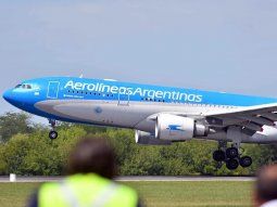 Por más vacunas: partió el primero de dos vuelos de Aerolíneas a Beijing