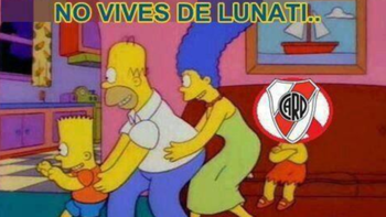 con afiches, todos se rien del papelon de river con afiches, todos se rien del papelon de river