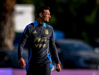 Selección Argentina: Lionel Scaloni citó a un lateral que no juega en Europa por la lesión de Gonzalo Montiel