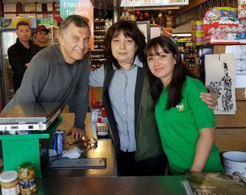 Mauricio Macri compró aceitunas en Villa La Angostura