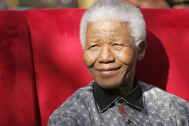 Mandela sigue internado en grave estado, pero estable