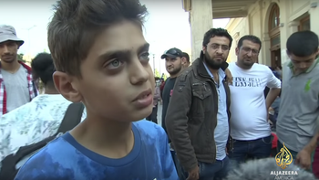 el pedido de un chico sirio, simbolo del drama: paren la guerra y no querremos ir a europa el pedido de un chico sirio, simbolo del drama: paren la guerra y no querremos ir a europa