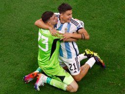 Dibu Martínez reveló el truco que le sugirió a Dybala en la final del Mundial