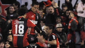 newells goleo a gimnasia y quedo como unico lider newells goleo a gimnasia y quedo como unico lider