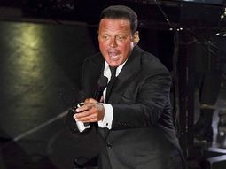 luis miguel, en caida libre: aislamiento de sus amigos, cancelaciones de shows y misterio luis miguel, en caida libre: aislamiento de sus amigos, cancelaciones de shows y misterio