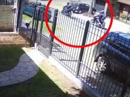 Motochorros protagonizaron una salidera bancaria en Ituzaingó: robaron u$s15 mil