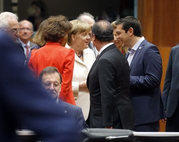 La UE dice que llevará cuatro semanas cerrar el rescate para Grecia