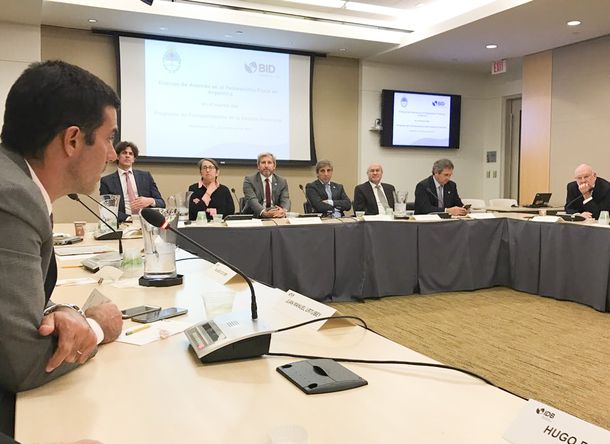 Urtubey disertó en la Universidad de George Washington