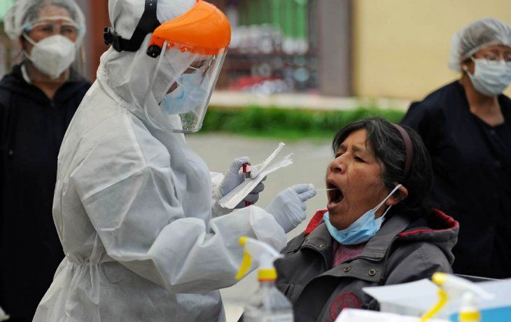 La pandemia de covid redujo la esperanza de vida casi dos años