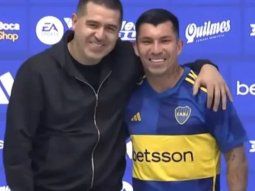 Gary Medel y Juan Román Riquelme.&nbsp;