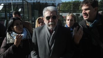 anibal fernandez: el estado tenia que estar presente afuera del recital y no lo estuvo anibal fernandez: el estado tenia que estar presente afuera del recital y no lo estuvo