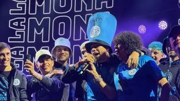belgrano campeon: el plantel pirata celebro a puro cuarteto junto a la mona jimenez belgrano campeon: el plantel pirata celebro a puro cuarteto junto a la mona jimenez