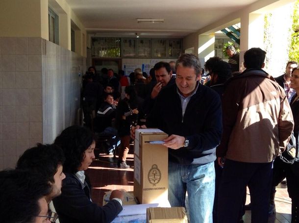 Mendoza: entre el resurgir de Cobos y el ascenso de la izquierda