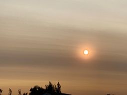 Atardecer rojizo en Buenos Aires (Foto: @GaboAir)