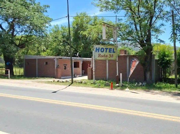 Hallan sin vida a una pareja en un hotel de Córdoba: la Justicia ya investiga cómo ocurrió