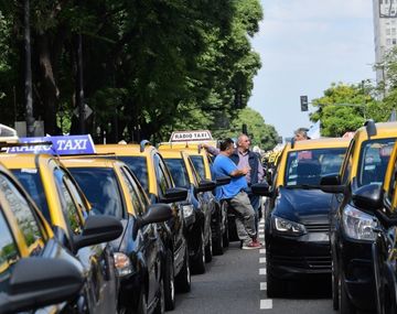 Taxistas cortarán varios puntos de la Ciudad en protesta contra las apps de viajes