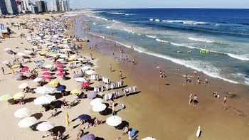 Punta del Este es el destino que menos afectado se ve por las medidas en Argentina, debido a que sus visitantes son de alto poder adquisitivo. Punta del Este es el destino que menos afectado se ve por las medidas en Argentina, debido a que sus visitantes son de alto poder adquisitivo.