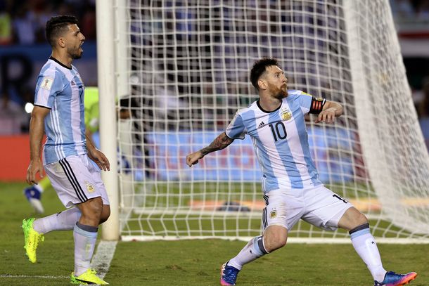 El grito desaforado de Messi tras convertir de penal ante Chile