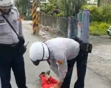 Policía karateca neutralizó a una mujer