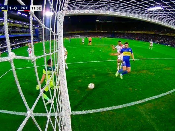 El increíble gol que Edinson Cavani erró ante Nacional Potosí