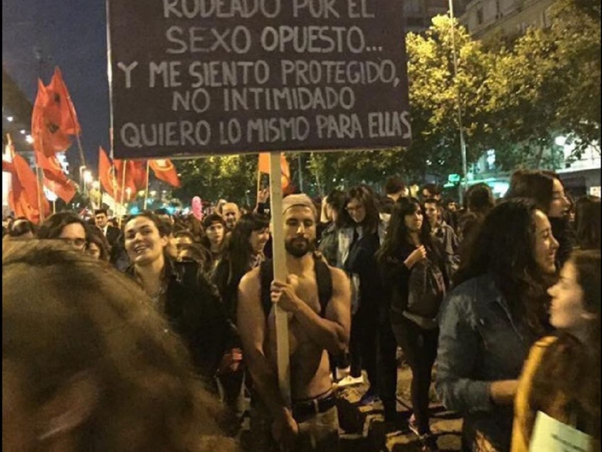 Un Hombre Sorprendio A Todos En La Marcha Niunamenos Y Luego Lo Acusaron De Violento