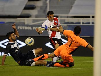 Tras seis meses, Saviola se fue de River sin marcar goles
