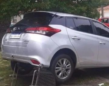 Un hombre atropelló y mató a su esposa cuando sacaba el auto del garage