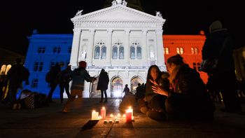 aumentan a 130 las victimas mortales de los atentados de paris aumentan a 130 las victimas mortales de los atentados de paris