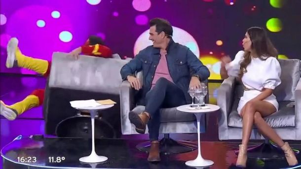 ¡Con cuidado! Rodrigo Vagoneta se cayó e hizo explotar a todos en Bienvenidos a bordo