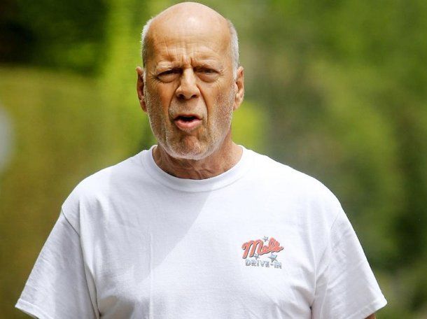 Empeoró la salud de Bruce Willis: ya no puede hablar, leer ni caminar