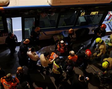 Colectivo atropelló y pasó por encima a manifestantes en Jerusalén: un muerto