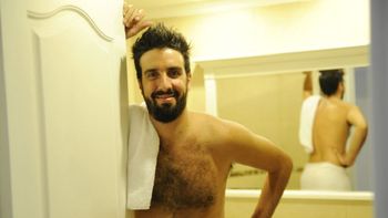 flavio azzaro: si viene un amigo a casa, lo invito a comer en la cama flavio azzaro: si viene un amigo a casa, lo invito a comer en la cama