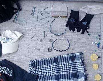 Tornillos, tuercas, bolitas y limones fueron secuestrados a los detenidos