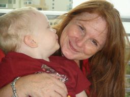 hallo a su papa luego de 18 anos via facebook para que le done medula hallo a su papa luego de 18 anos via facebook para que le done medula