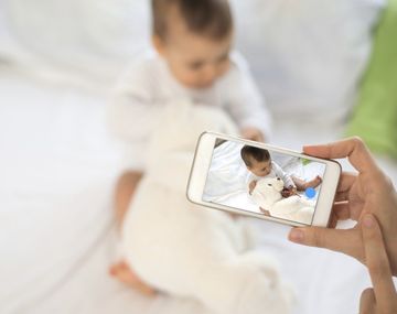 Demandó a sus padres por publicar sus fotos