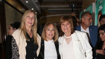 karina milei y patricia bullrich disfrutaron de una noche de teatro en calle corrientes karina milei y patricia bullrich disfrutaron de una noche de teatro en calle corrientes