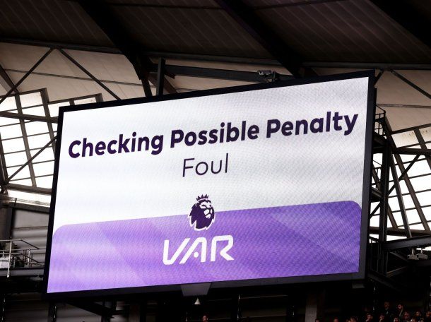 La Premier League tomó una determinación sobre la utilización del VAR