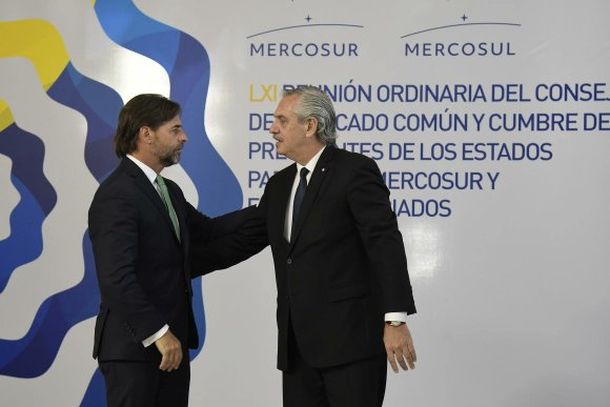 El gobierno analiza el pedido de Argentina para votar esta tarde un préstamo urgente de la CAF.