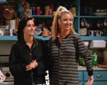 Monica Geller y Phoebe Buffay en Friends