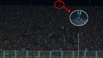 video: el escalofriante momento de la caida del hincha video: el escalofriante momento de la caida del hincha