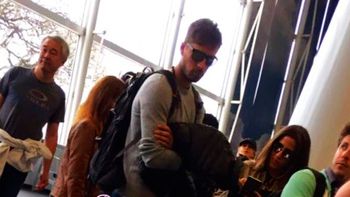 Jimena Barón junto a Martín Gándara en el aeropuerto. Jimena Barón junto a Martín Gándara en el aeropuerto.