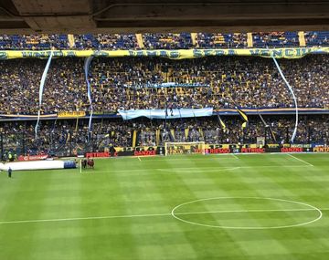 La 12 presentó sus banderas para el Mundial de Rusia