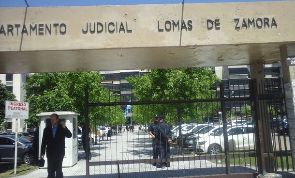 El violador abandon&oacute; la&nbsp;alcald&iacute;a de Lomas de Zamora&nbsp;gracias a un fallo firmado por el juez Violini