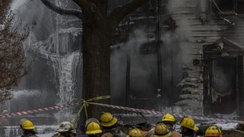 una avioneta se estrello contra el techo de una casa: seis muertos una avioneta se estrello contra el techo de una casa: seis muertos